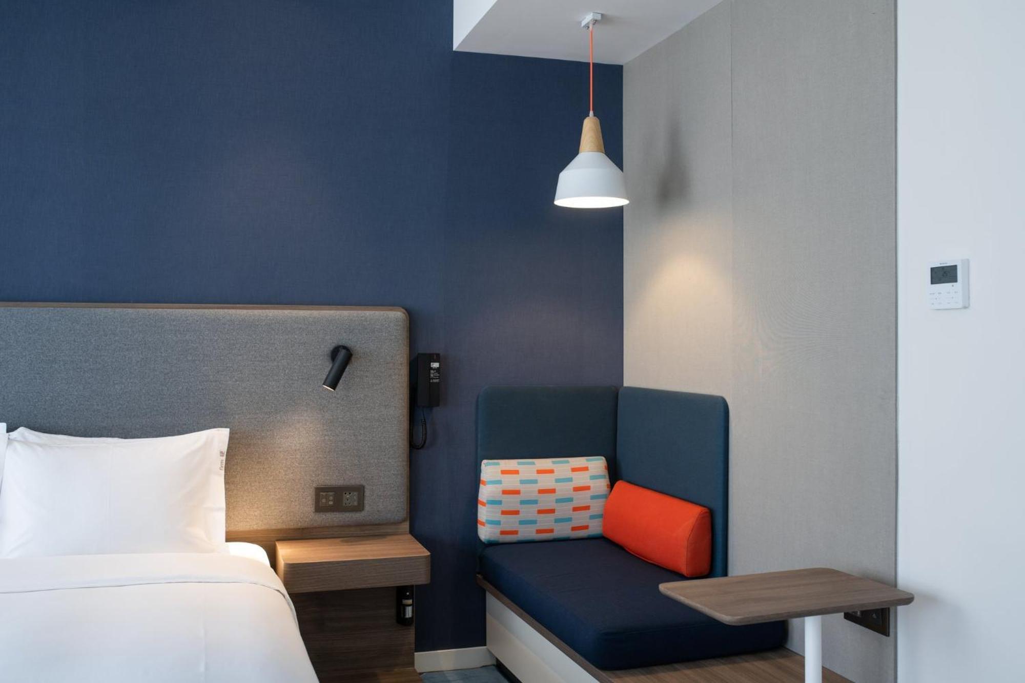 Holiday Inn Express Zhuhai Gongbei By Ihg Esterno foto